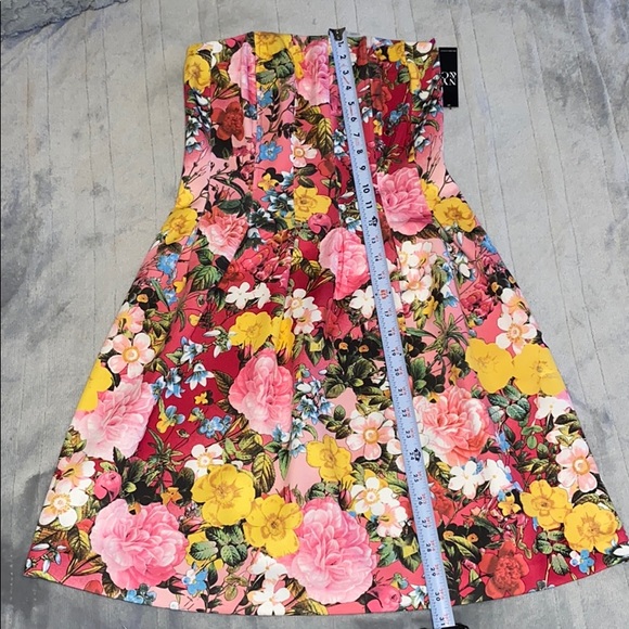 NWT NY&CO Strapless Floral Dress w/ POCKETS! - Picture 10 of 11